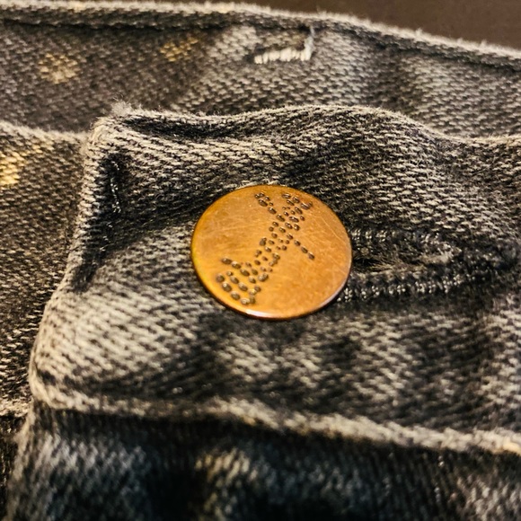 ***Last Chance $15*** Wrangler bleached distressed shorts - Picture 6 of 7